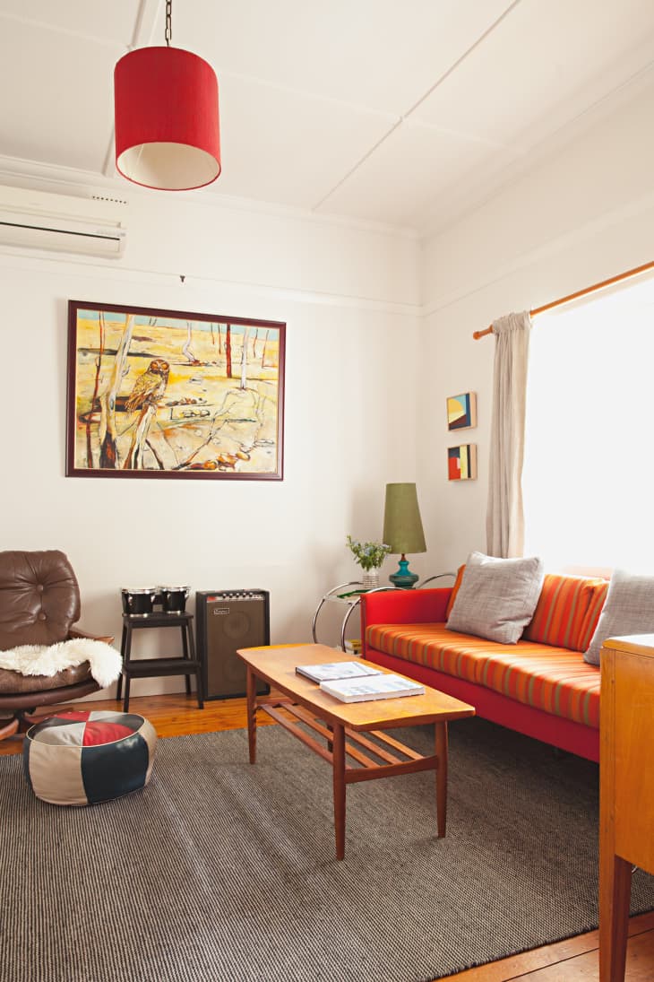 Excel at Extra Seating Living Rooms With Perfect Pouf Placement